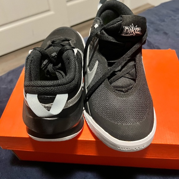 New in box Nikes - Picture 4 of 5